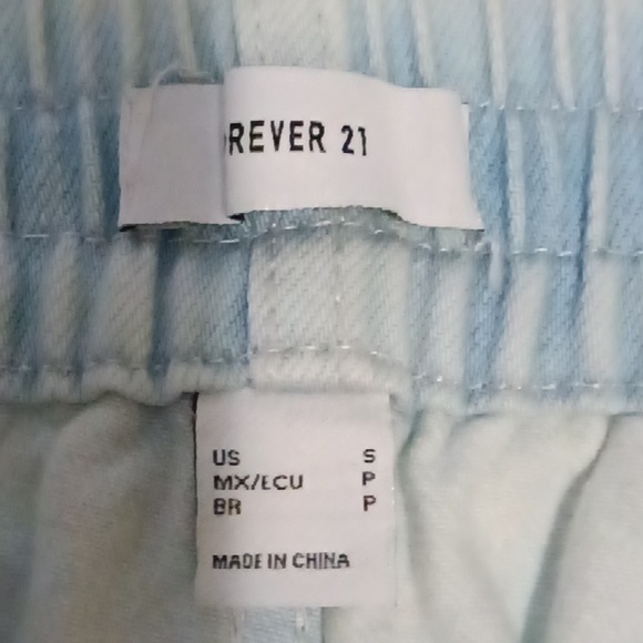 FOREVER 21 JOGGER JEANS WITH 2SIDE POCKETS. ELASTIC BAND ON TOP AND BOTTOM JEANS - Picture 4 of 5
